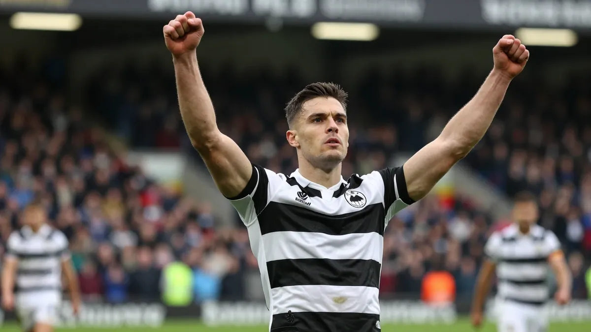 St Mirren moved second in the Premiership after a 1-0 win at Kilmarnock, extending their unbeaten start to the season to...