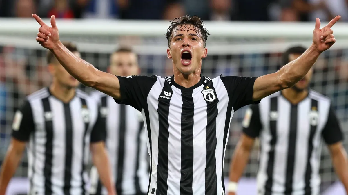 St Mirren drew 3-3 with Motherwell after a stoppage-time equaliser, a result that leaves the Paisley side fourth in the...